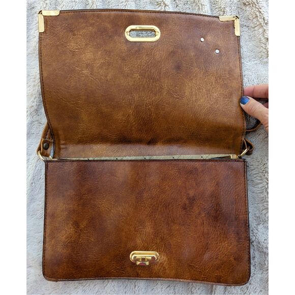 Vintage 70s Cognac & Gold "The Cambridge"Faux Leather Shoulder / Crossbody Bag - Picture 3 of 10